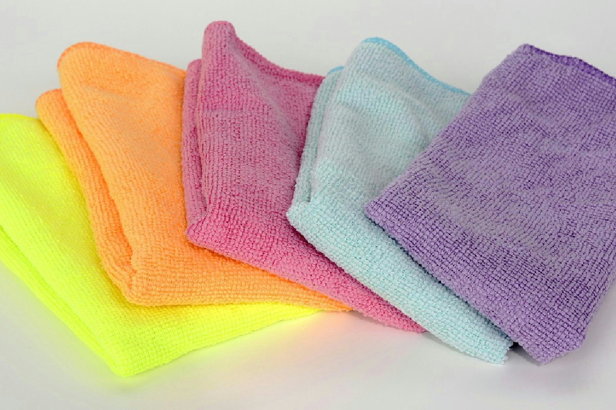 Polvere addio per giorni: il rimedio fai-da-te che trasforma la pulizia e rinnova la casa