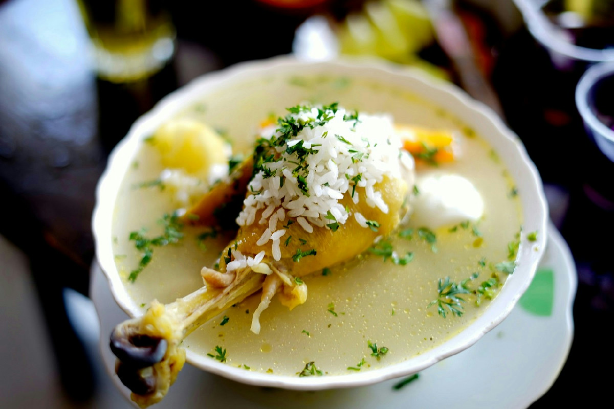 Brodo ricco e profumato per arrosto di Natale: il segreto per una festa indimenticabile in tavola