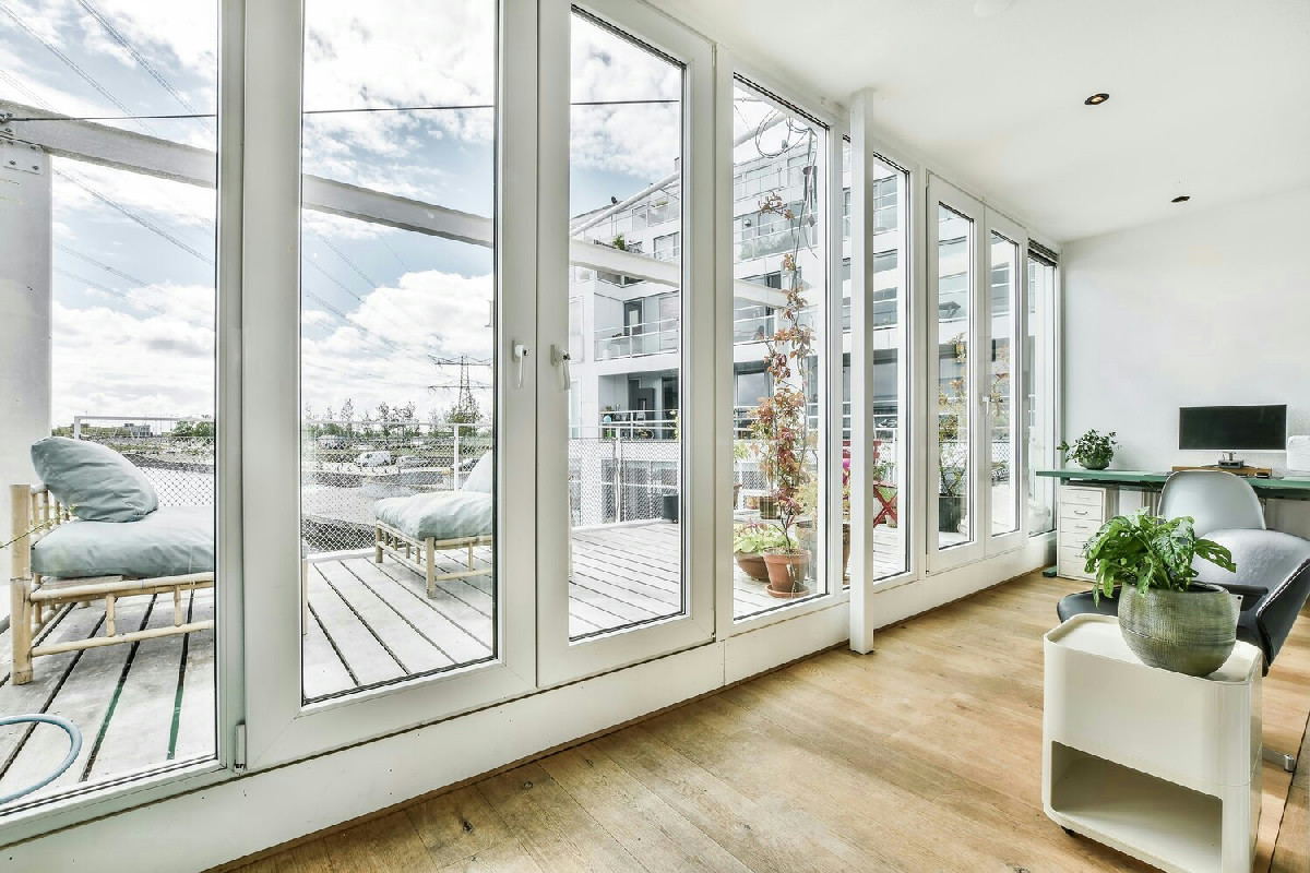 Come preparare gli infissi per l’inverno: passaggi chiave per evitare sprechi e danni col freddo