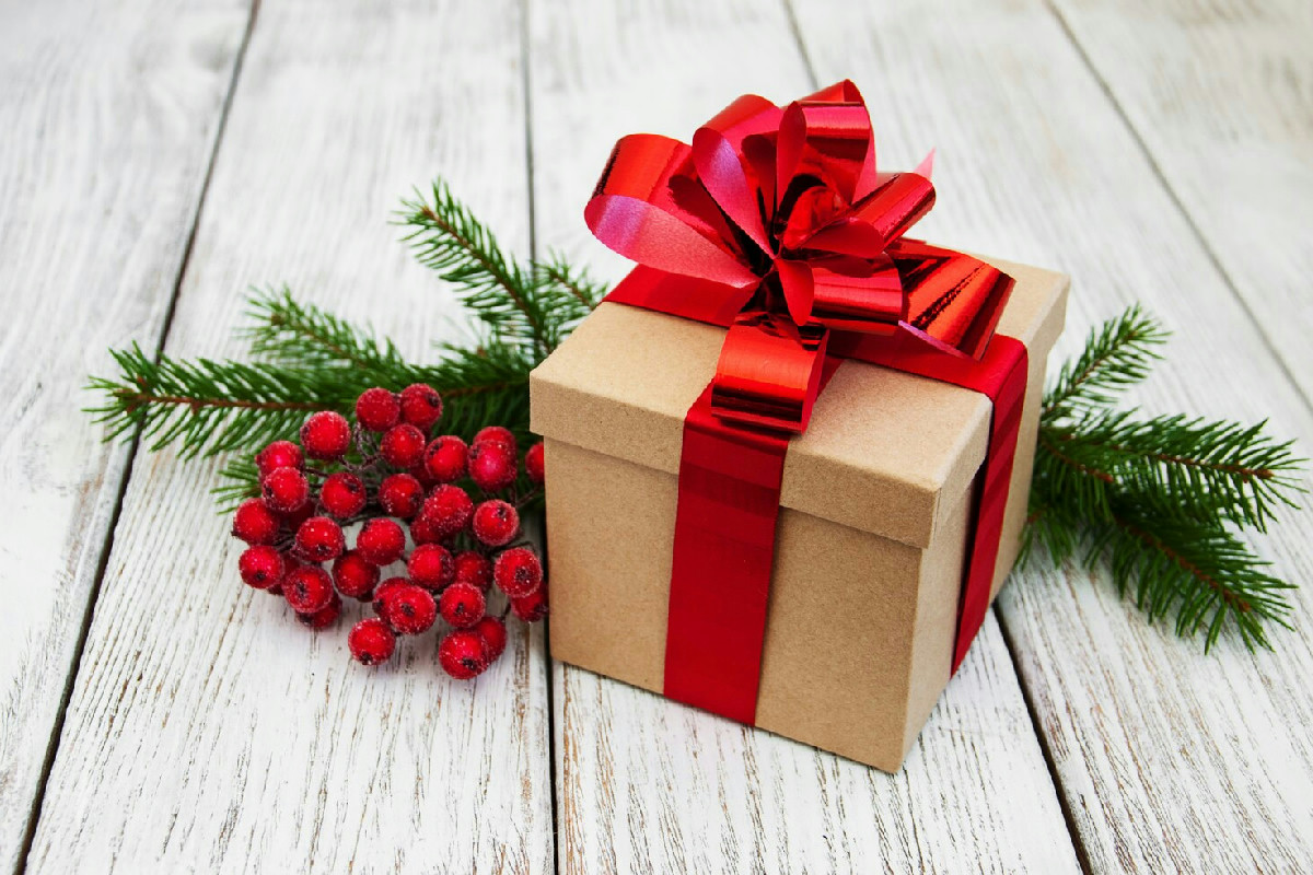 Regali di design di qualità sotto i 300 euro: idee eleganti per sorprendere con stile