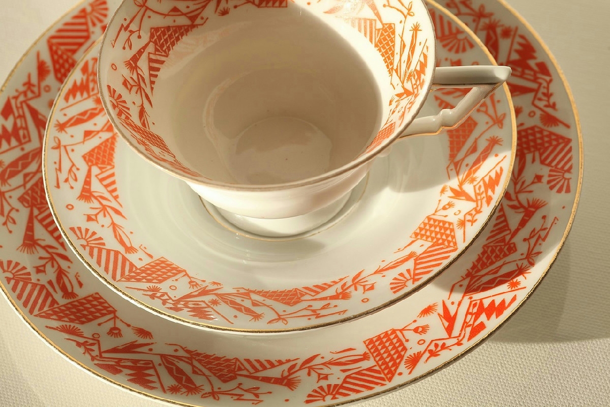 Trasforma i tuoi piatti bianchi: idee déco facili con pennarelli per un servizio effetto wow